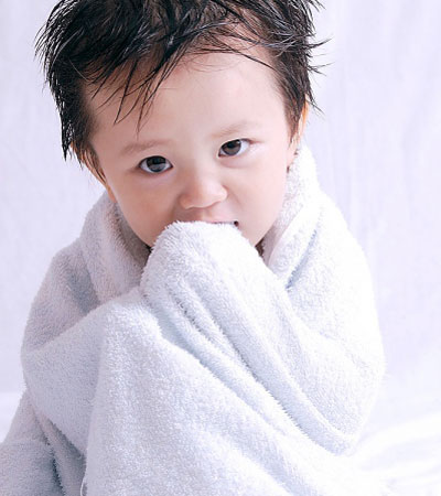 Bé 2 tuổi bị đái dầm dùng thuốc thế nào?