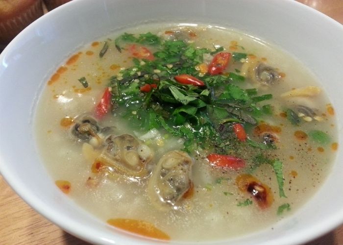 trẻ ra mồ hôi trộm khi ngủ