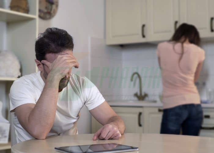 Đái dầm ở nam giới cũng ảnh hưởng rất lớn đời sống sinh hoạt của gia đình.