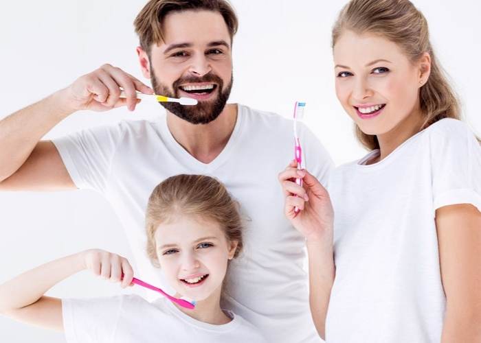 Chăm sóc vệ sinh răng miệng là chìa khoá giúp tránh nhiệt miệng thường xuyên Bị nhiệt miệng thường xuyên, quanh năm nên chăm chỉ chăm sóc vệ sinh răng miệng