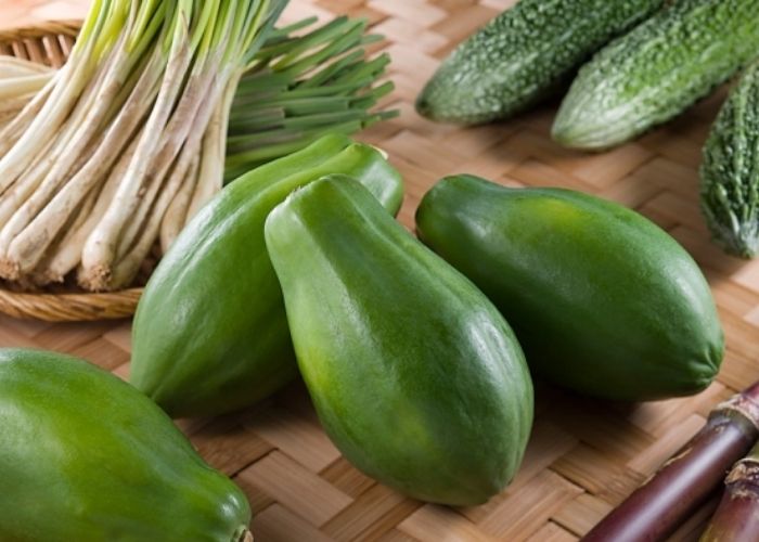 Sử dụng đu đủ xanh cũng là một cách chữa bệnh trĩ ngoại bằng phương pháp dân gian 