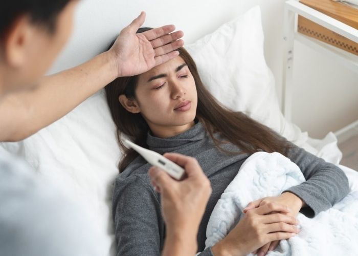 Nếu ho có kèm theo triệu chứng sốt cao thì bạn cần hết sức chú ý 