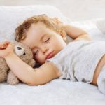 Trẻ 1 tuổi bị ra mồ hôi trộm - Ba mẹ không nên chủ quan!!!