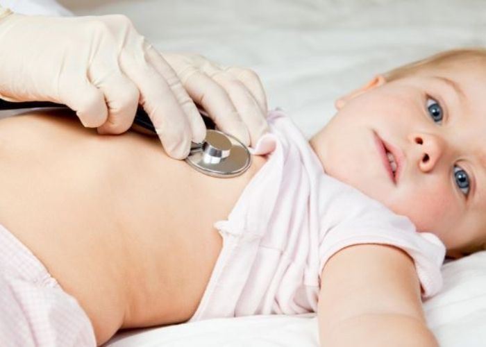 Đổ mồ hôi trộm nếu không sớm được điều trị rất có thể dẫn đến viêm phế quản 