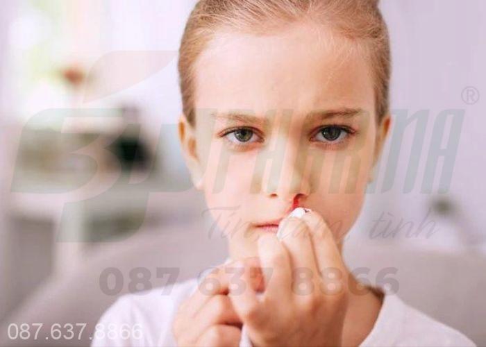 Chảy máu cam nhiều - dấu hiệu cảnh báo sức khỏe gặp nguy hiểm 
