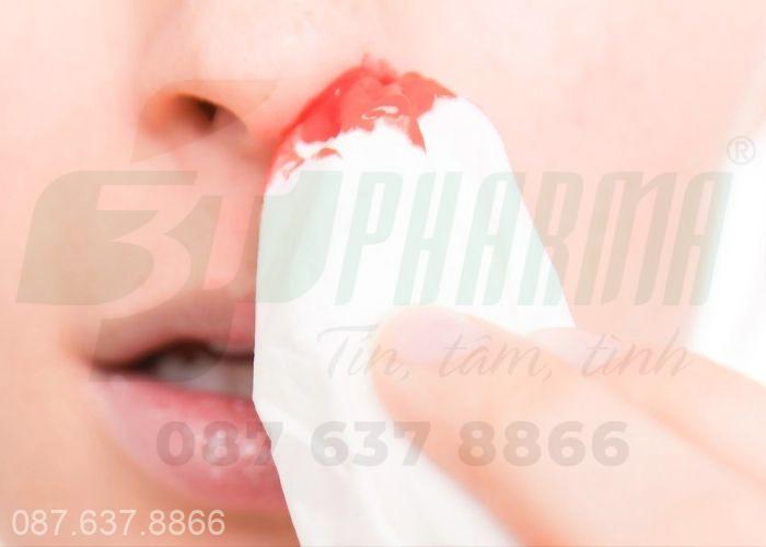 Tại sao chúng ta thường bị chảy máu cam một bên mũi, Chảy máu cam có thể được phân loại theo lượng máu chảy ra hoặc vị trí chảy máu 