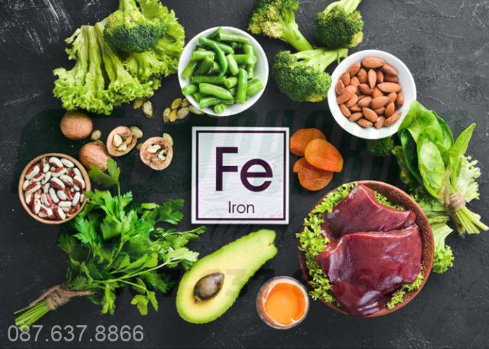 Thức khuya có bị chảy máu cam không