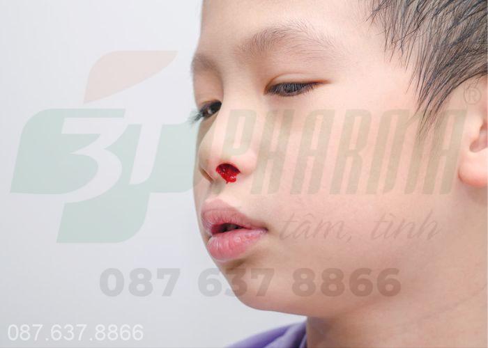 Cách chăm sóc khi xuất hiện chảy máu cam ở trẻ em vào ban đêm