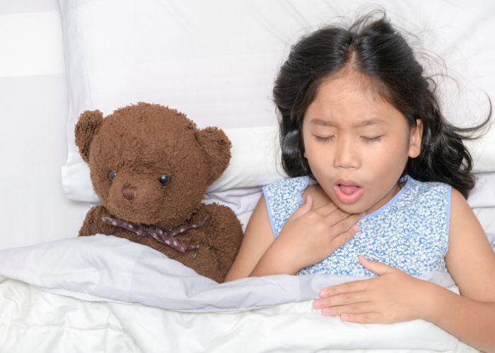 Ho là triệu chứng viêm phế quản ở trẻ phổ biến nhất 