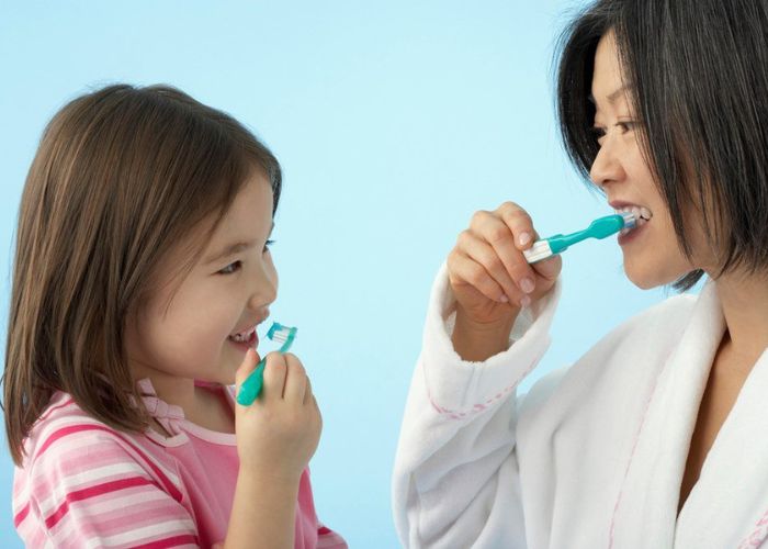 tạo thói quen vệ sinh răng miệng mỗi ngày cho trẻ 