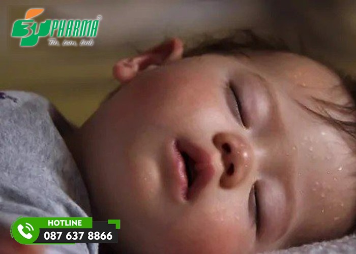 trẻ nhỏ có tuyến mồ hôi ở đầu hoạt động mạnh nhất nên gây ra đổ mồ hôi trộm ở đầu - 3T Pharma