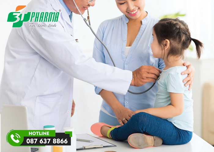 Cha me cần lưu ý quan sát các dấu hiệu đi kèm cơn ho của trẻ để đưa trẻ tới bệnh viện khám kịp thời - 3T Pharma
