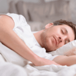 ra mồ hôi trộm khi ngủ là bệnh gì